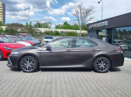 Toyota - Camry