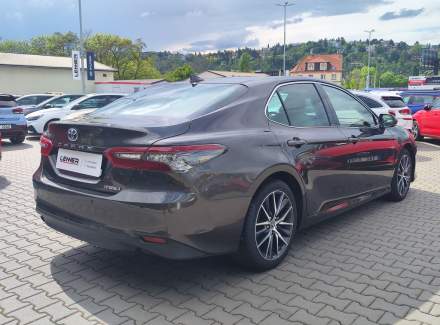 Toyota - Camry