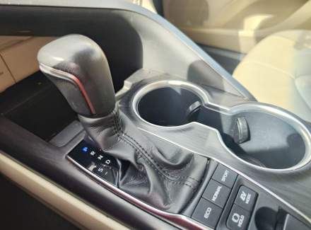 Toyota - Camry