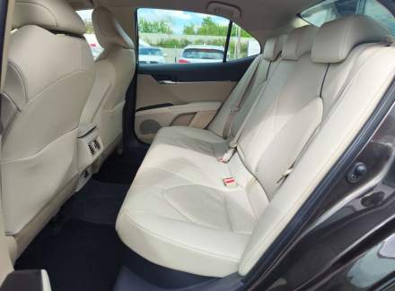 Toyota - Camry