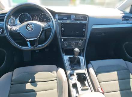 Volkswagen - Golf