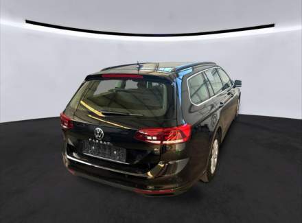 Volkswagen - Passat