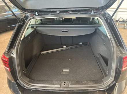 Volkswagen - Passat