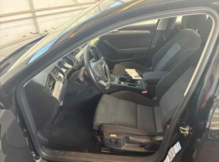 Volkswagen - Passat