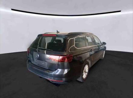 Volkswagen - Passat