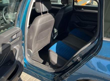 Volkswagen - Passat