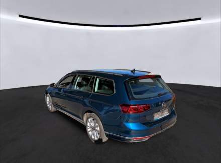 Volkswagen - Passat