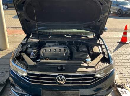 Volkswagen - Passat