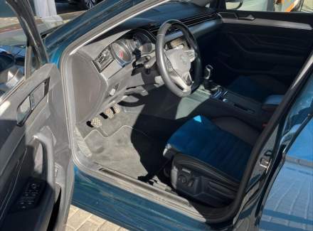 Volkswagen - Passat