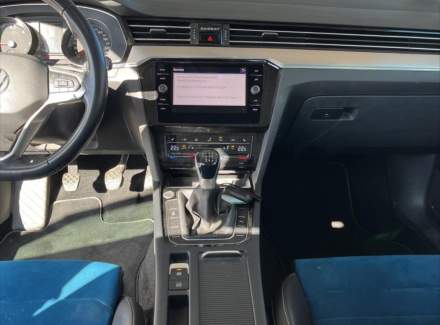 Volkswagen - Passat
