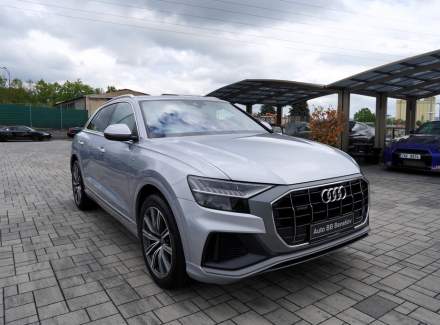 Audi - Q8