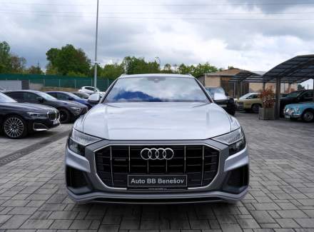 Audi - Q8