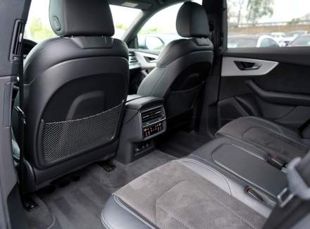 Audi - Q8