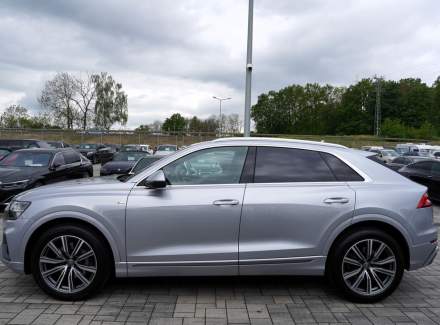 Audi - Q8