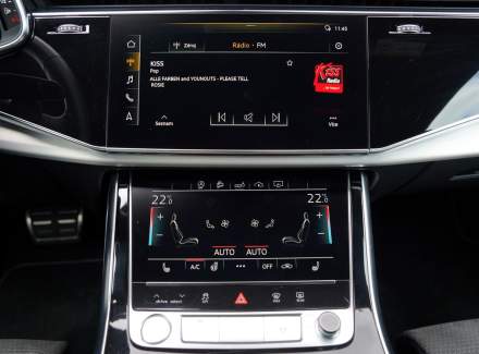 Audi - Q8