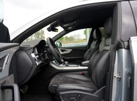 Audi - Q8