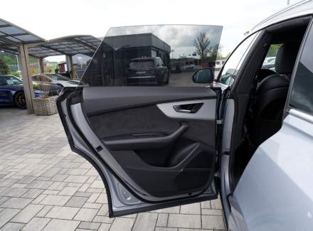 Audi - Q8