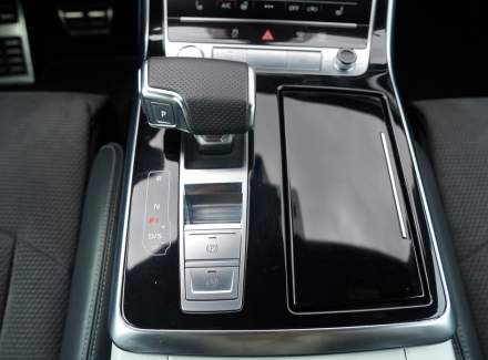 Audi - Q8