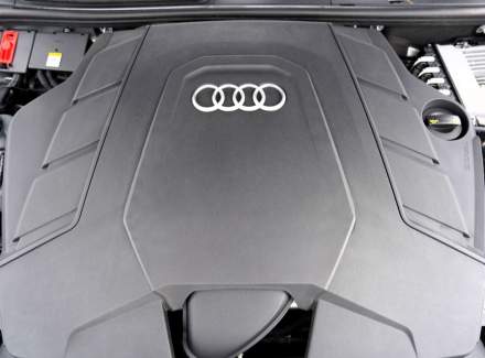 Audi - Q8