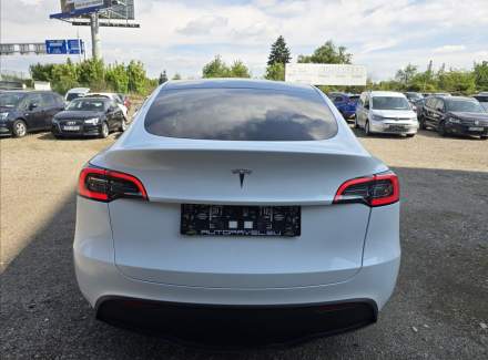 Tesla - Model Y