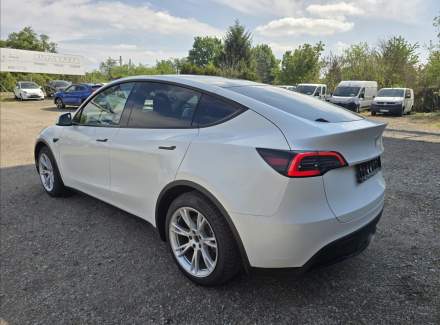 Tesla - Model Y