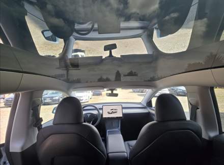 Tesla - Model Y