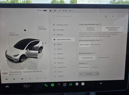 Tesla - Model Y