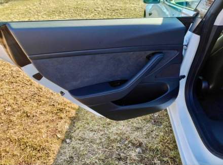 Tesla - Model 3