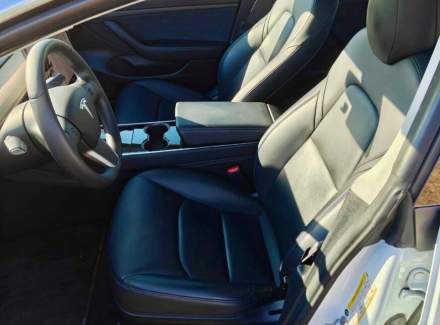 Tesla - Model 3