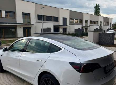 Tesla - Model 3