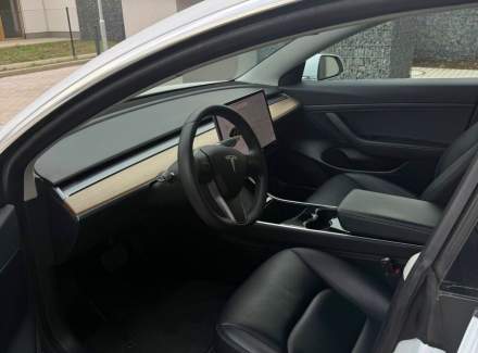 Tesla - Model 3