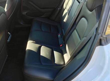 Tesla - Model 3