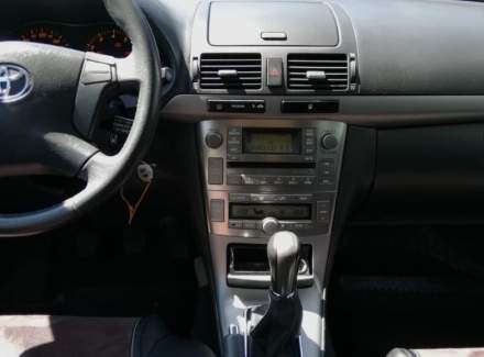 Toyota - Avensis