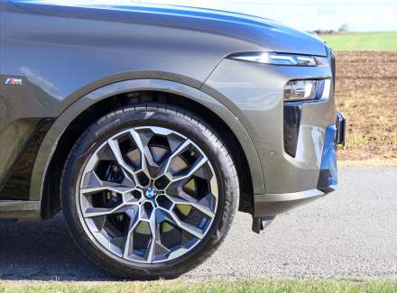 BMW - X7