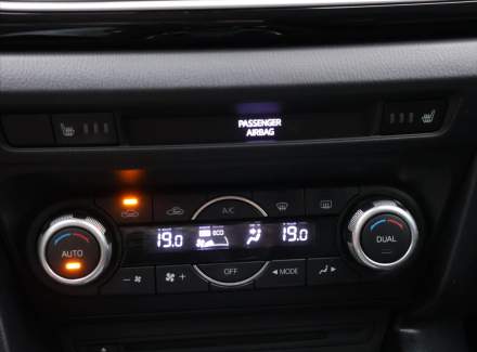 Mazda - 3