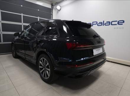 Audi - Q7