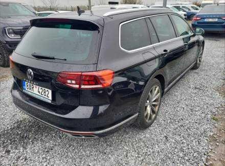 Volkswagen - Passat