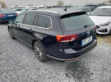 Volkswagen - Passat