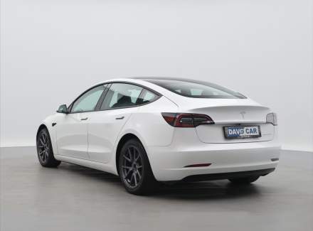 Tesla - Model 3