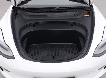 Tesla - Model 3