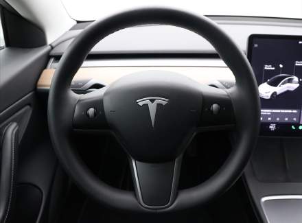 Tesla - Model 3
