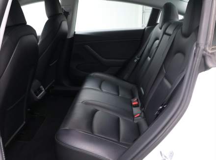 Tesla - Model 3