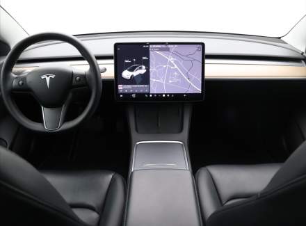 Tesla - Model 3