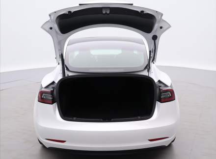 Tesla - Model 3