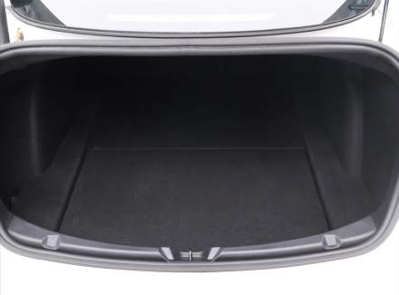 Tesla - Model 3