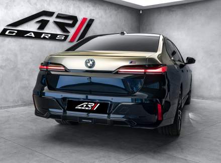 BMW - i7