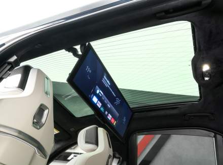 BMW - i7