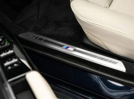 BMW - i7