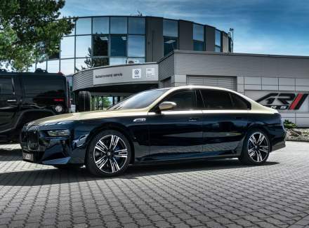 BMW - i7