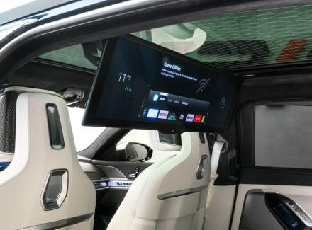 BMW - i7